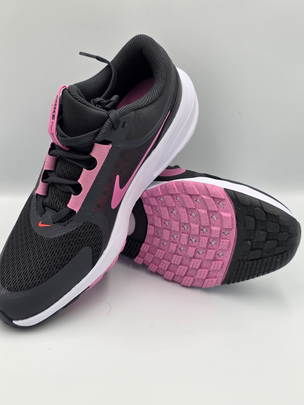 Nike Women's Star Runner 5 (GS) Size 6.5Y/8 Womens